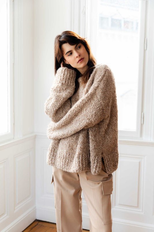 Alpaca bouclé sweater in two shades of beige