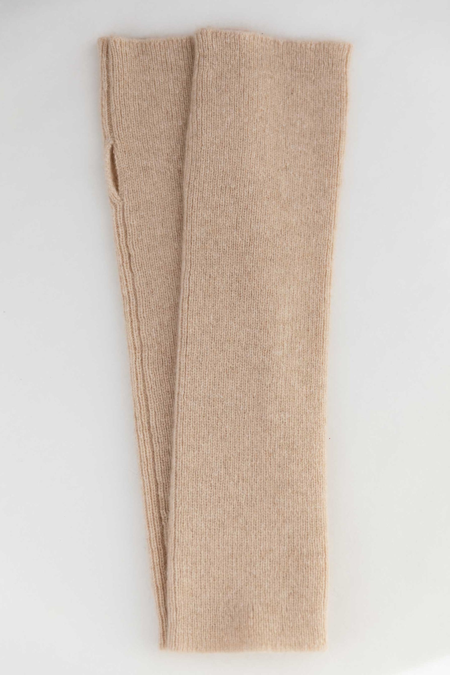 Cashmere arm warmers in beige