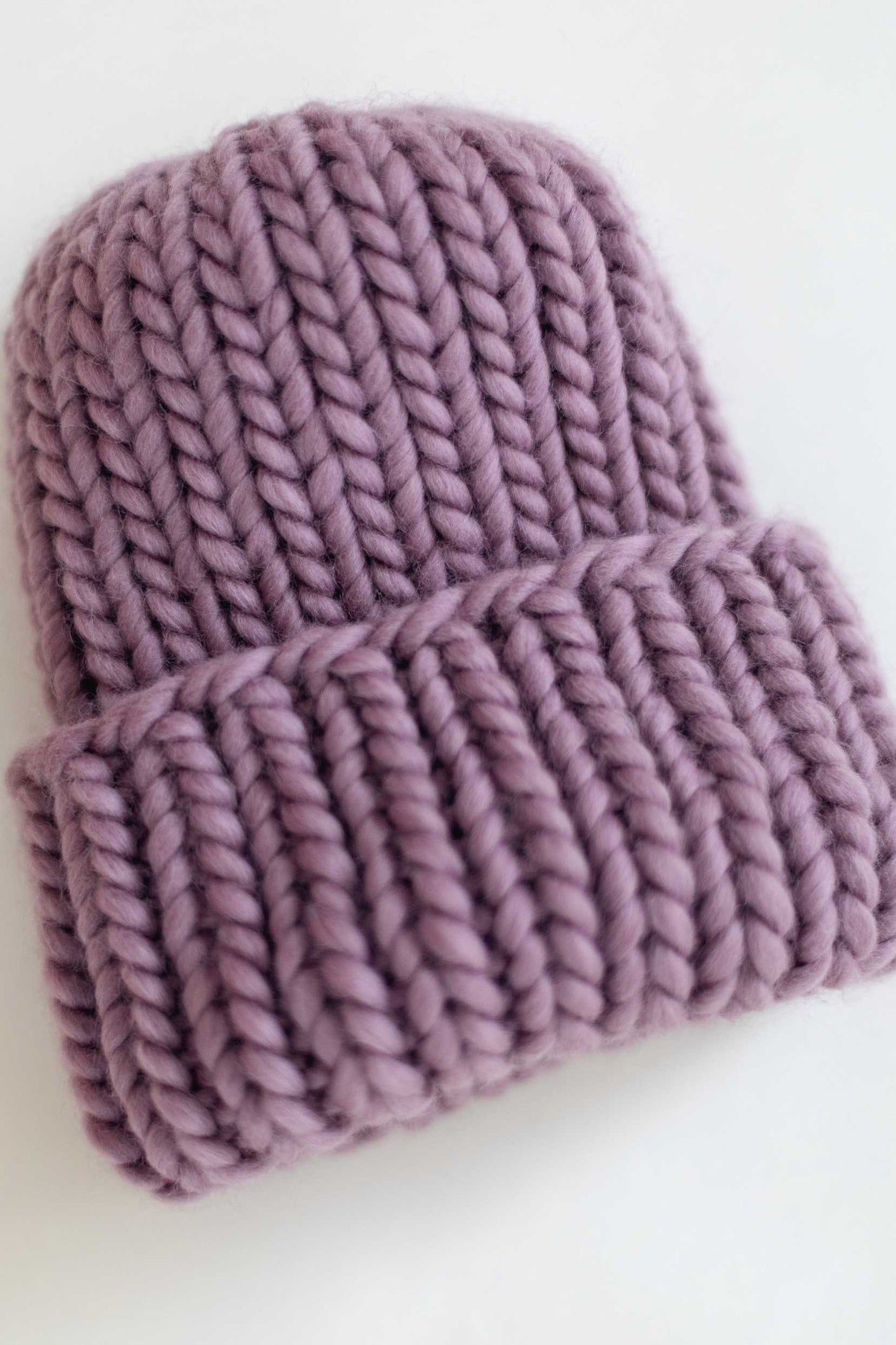 Chunky wool beanie, handmade in lavender color. A unique gift for a friend or family member or a great addition to your winter wardrobe. 